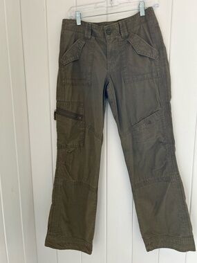 Eddie Bauer women’s 4  cargo Pants olive green pockets zip Y2K 2008 fits S - M